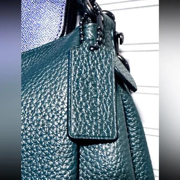 Coach Green Pebbled Leather Shay Crossbody Bag NWOT MSRP: $398.00